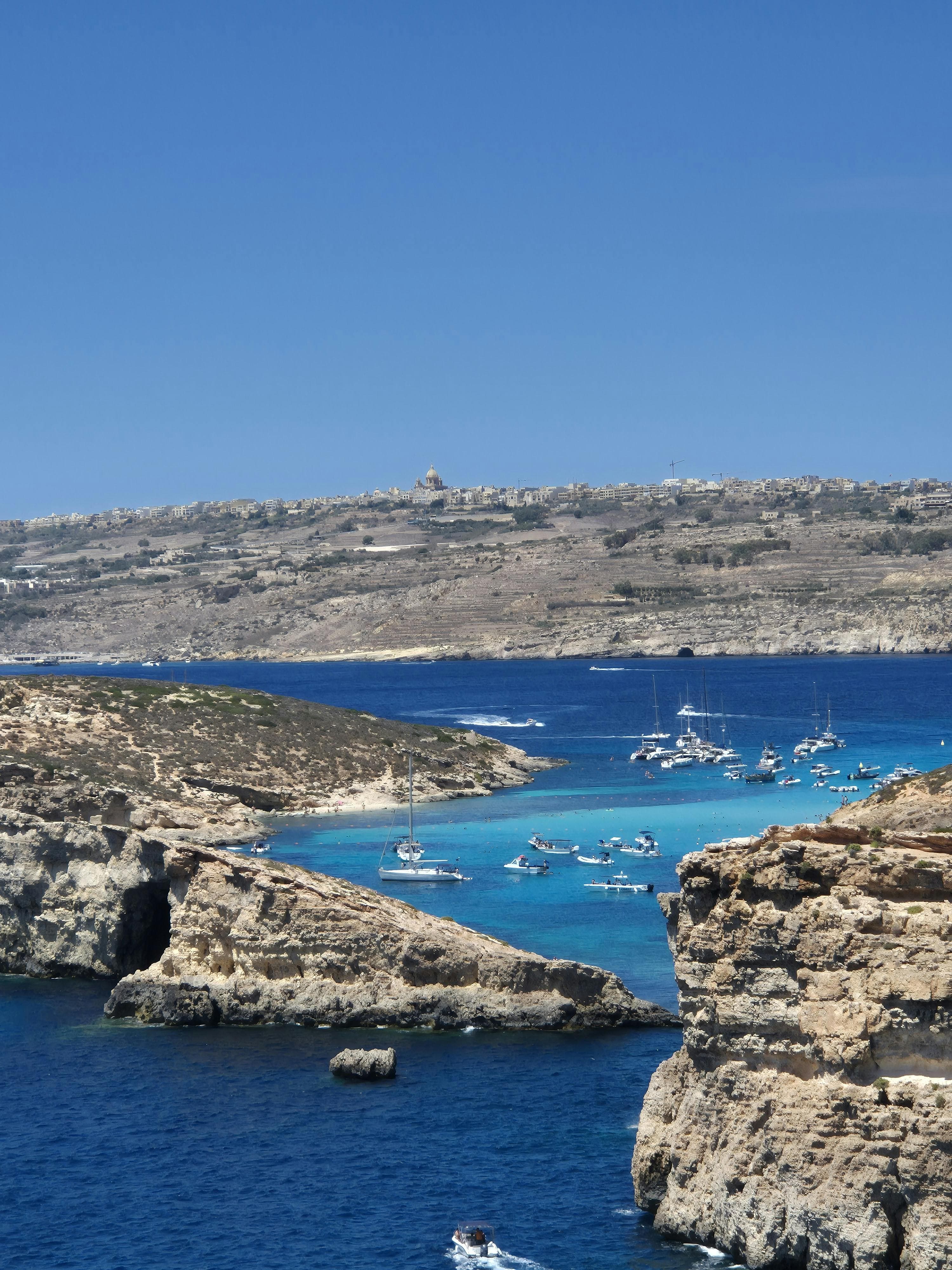 Le Blue Lagoon de Comino avec ses eaux turquoise cristallines