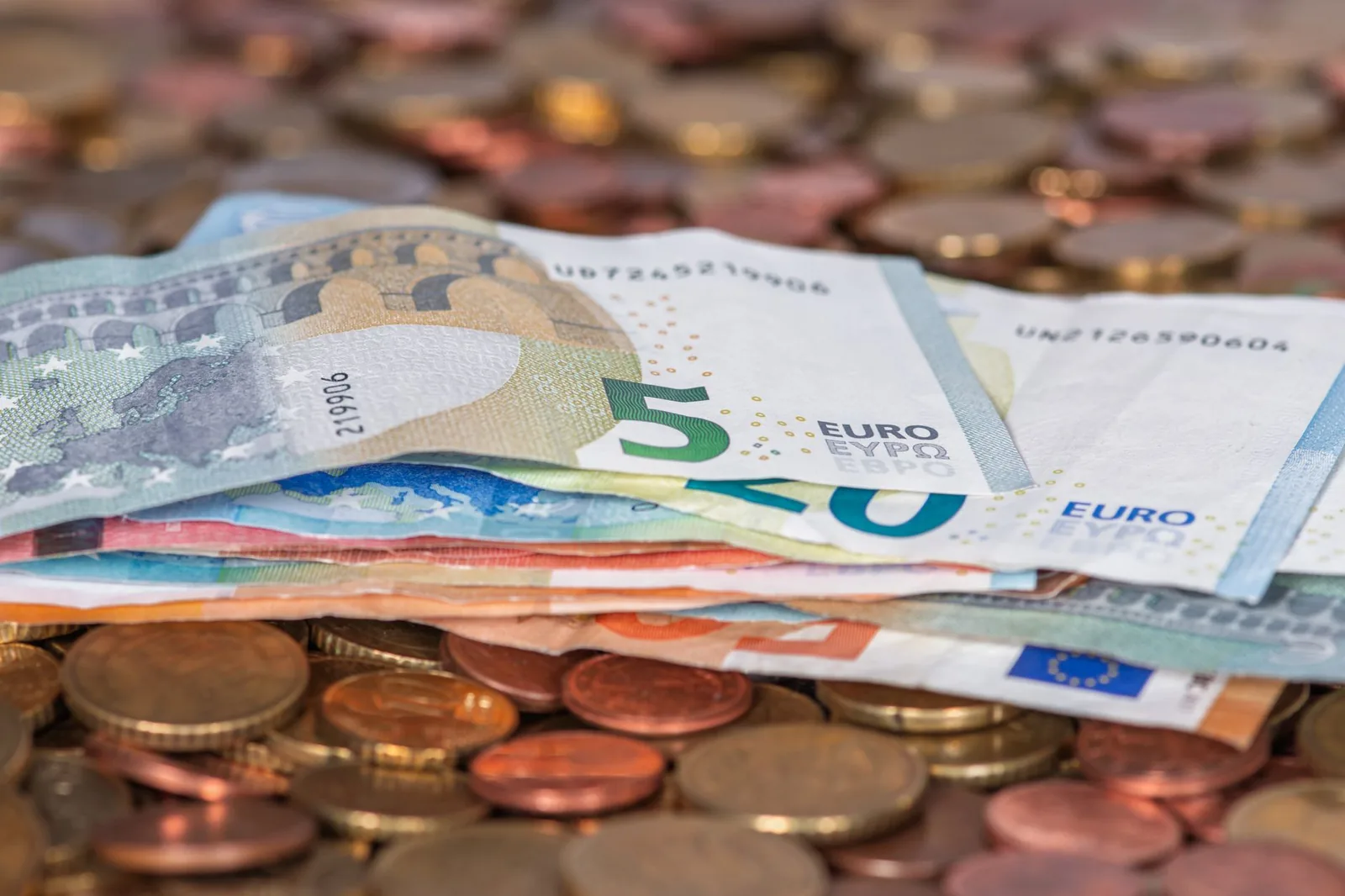 Billets et pièces en euros, la monnaie utilisée à Malte